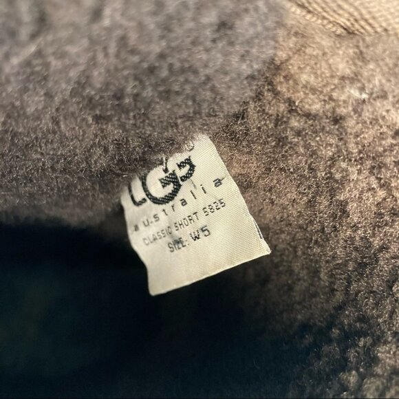 UGG  Sz 5 Classic Short Shearling Lined Booties - Picture 6 of 8